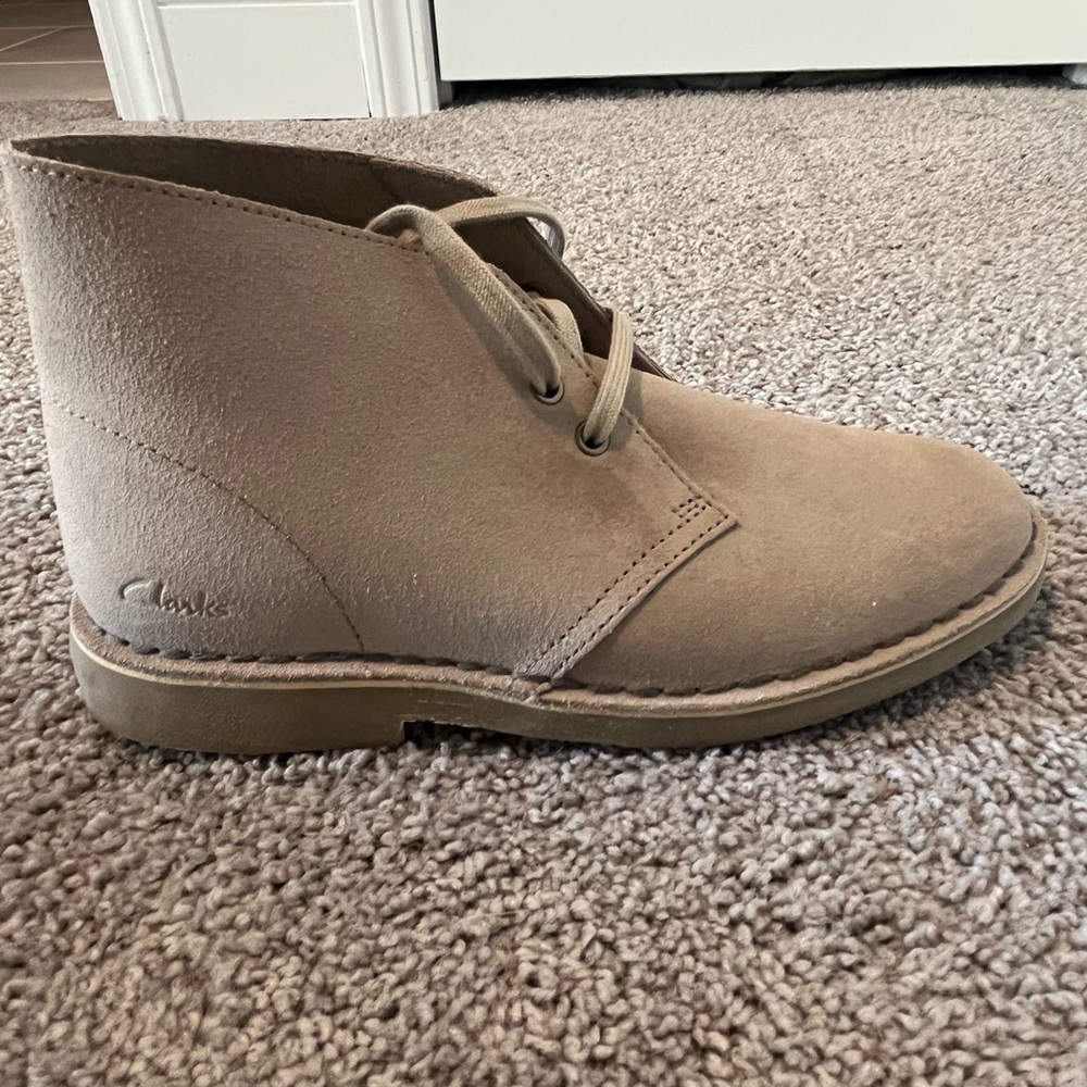 Clarks Women's Tan Suede Desert Boot Size 8 - Picture 11 of 15